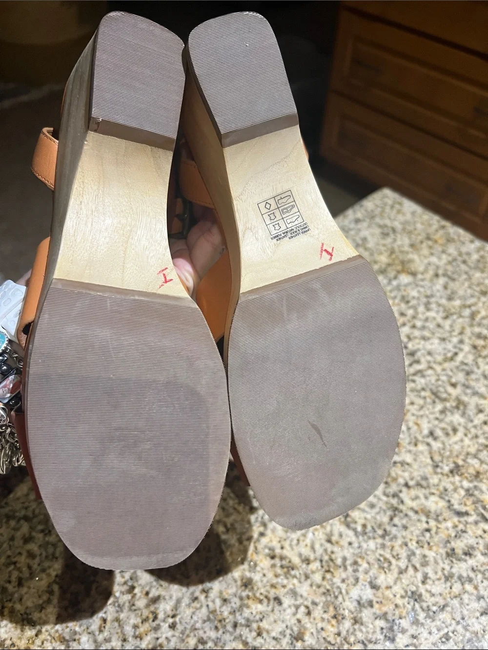 Everlane Women’s Tan Crisscross Ankle-Strap Sandals - Picture 6 of 9